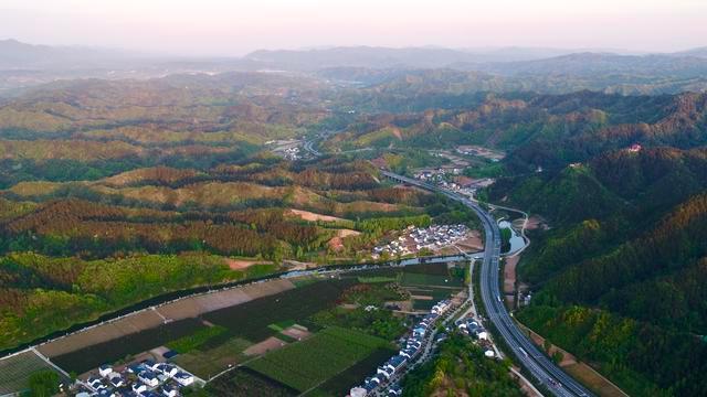 航拍"金富水":走進出豫入秦第一邊貿重鎮商洛市商南縣富水鎮