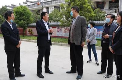 商洛市人社局檢查盛秦扶貧社區工廠工作